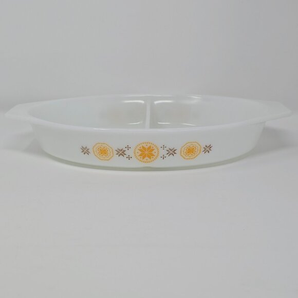 Vintage Pyrex 963 Town and Country 1.5 Quart Divided Casserole Dish - Picture 5 of 13